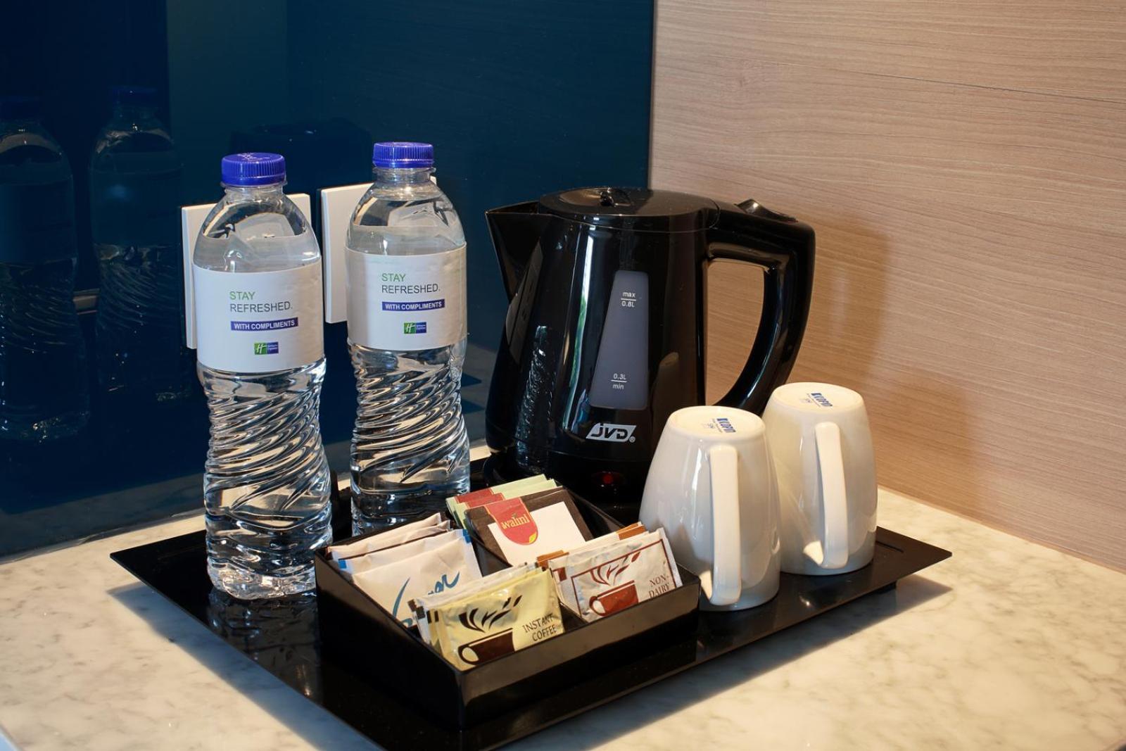 Holiday Inn Express Jakarta Wahid Hasyim By Ihg מראה חיצוני תמונה