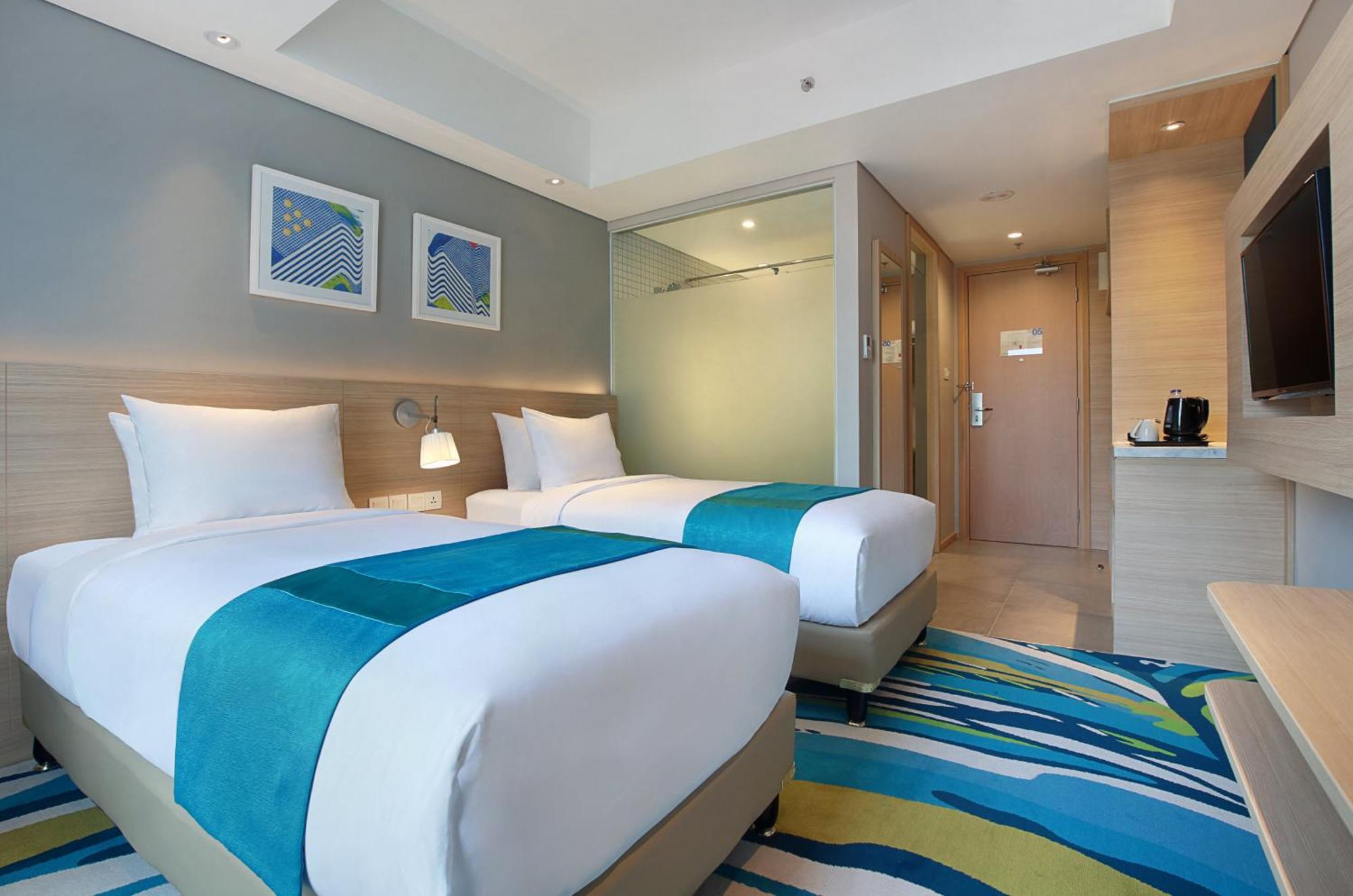 Holiday Inn Express Jakarta Wahid Hasyim By Ihg מראה חיצוני תמונה