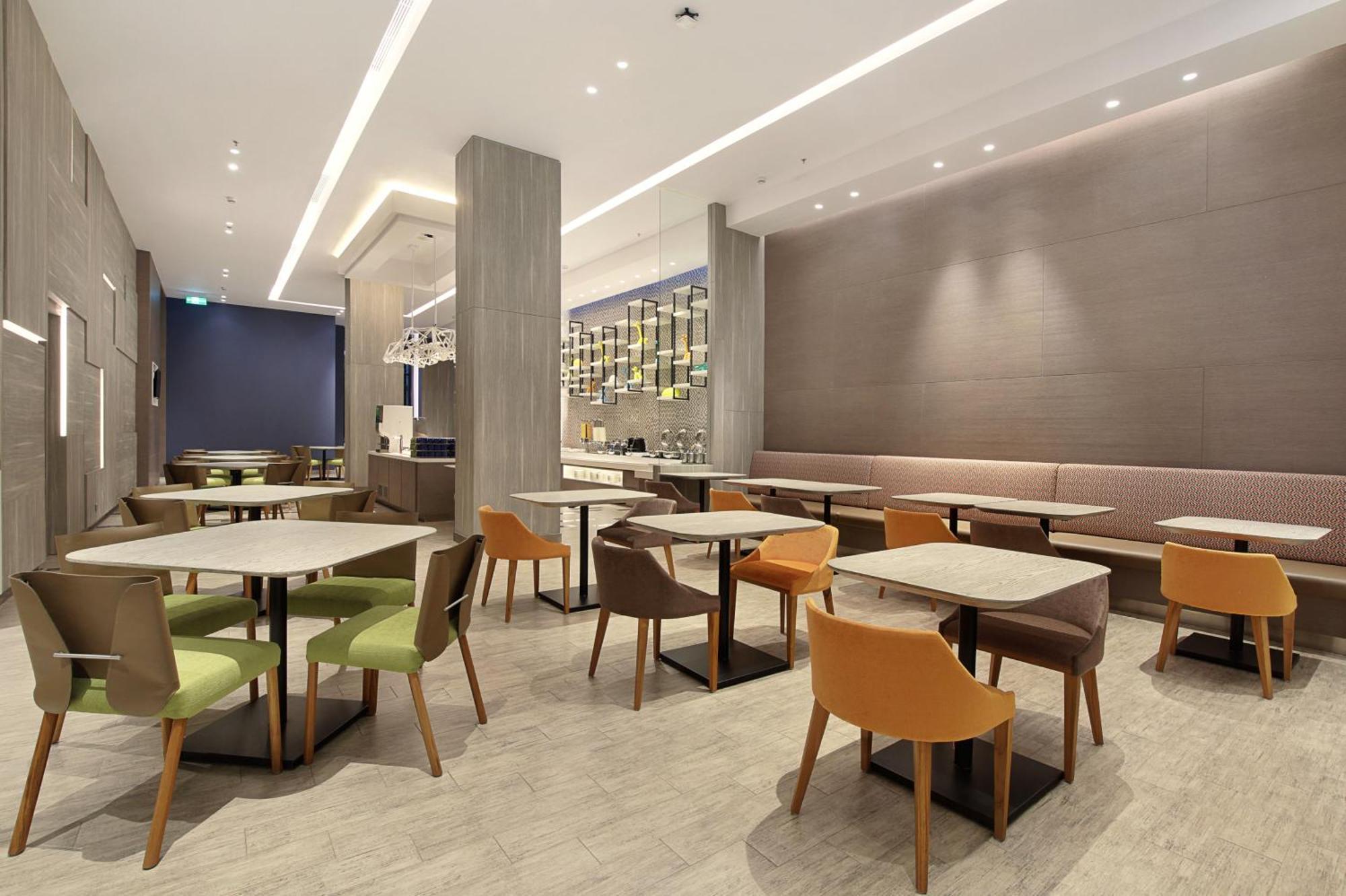 Holiday Inn Express Jakarta Wahid Hasyim By Ihg מראה חיצוני תמונה