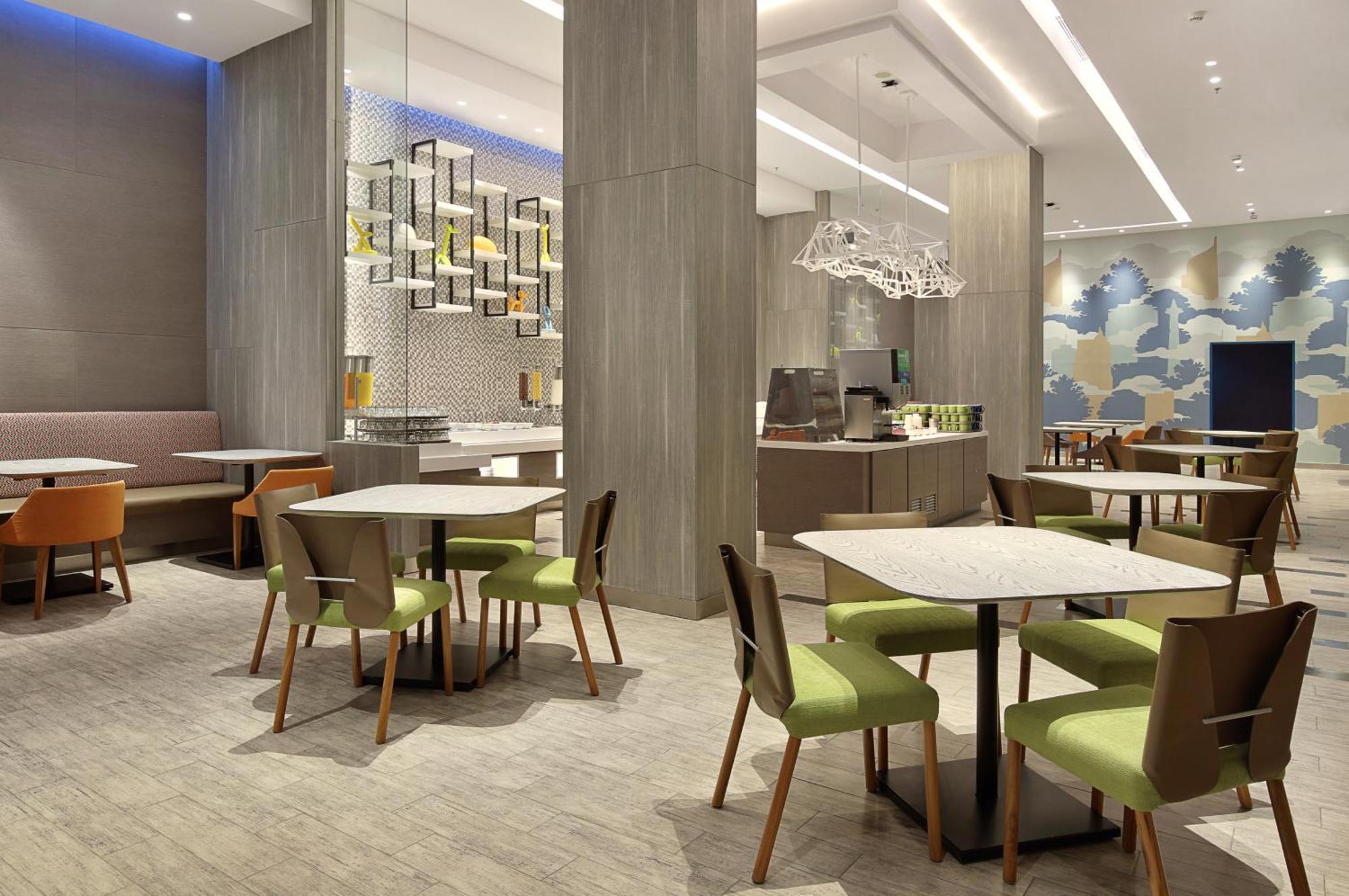 Holiday Inn Express Jakarta Wahid Hasyim By Ihg מראה חיצוני תמונה